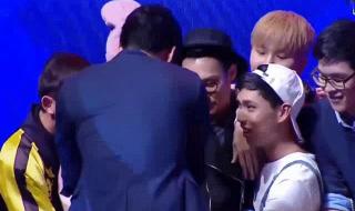 非诚勿扰泰国女嘉宾李欣岚牵手成功离开的背景英文歌曲是什么 非诚勿扰泰国女嘉宾